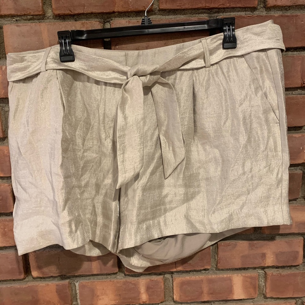Champagne shorts (plus size)